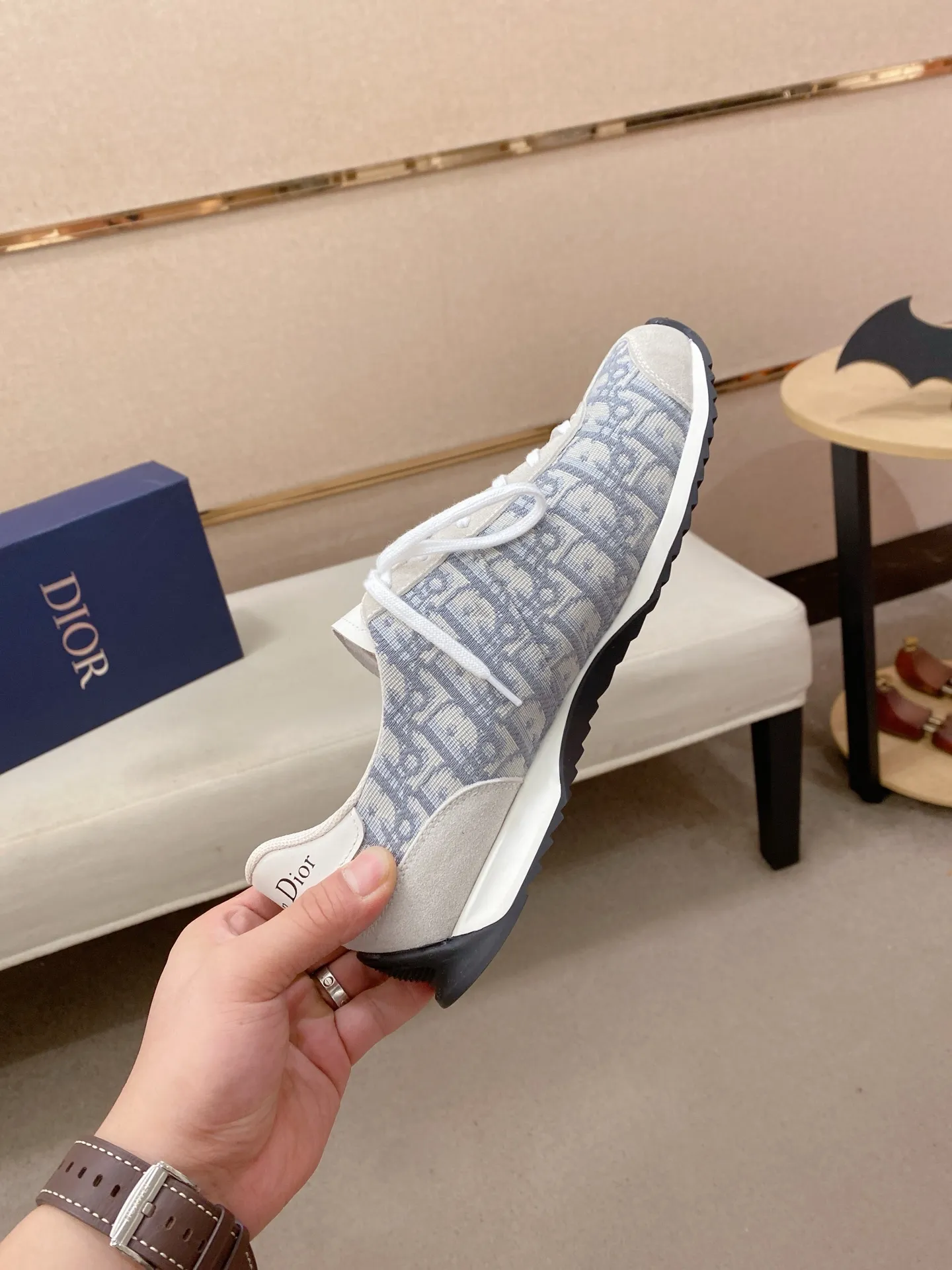 Men's shoes💰: 440💰Couple style💏 [Dior·Dior] New casual sports style men's shoes, new spring and summer design, perfect workmanship, lace-up lazy style to create wardrobe quality, upper: imported first-layer cowhide, mesh breathable lining soft and comfortable, ultra-light TPU wear-resistant outsole, simple, versatile fashion men's shoes, excellent color code number 35--44. (45,46 customized items are not returnable or exchangeable)